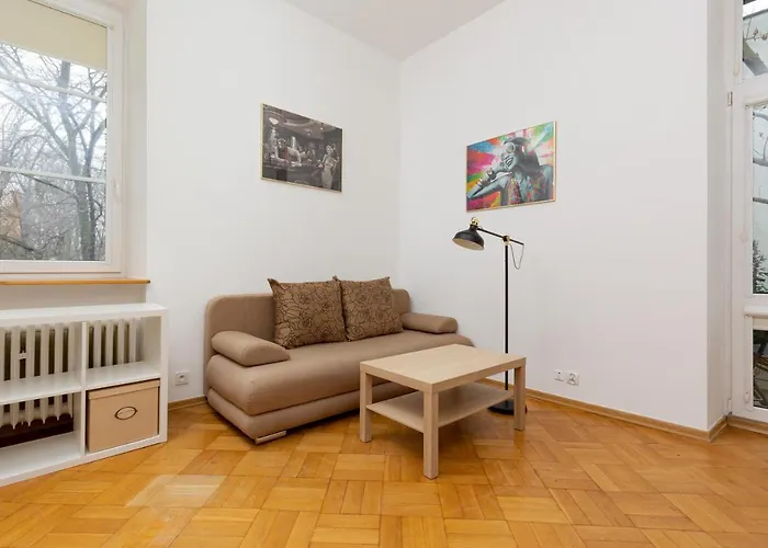 Downtown Studio Apartment By The Park By Noclegi Renters