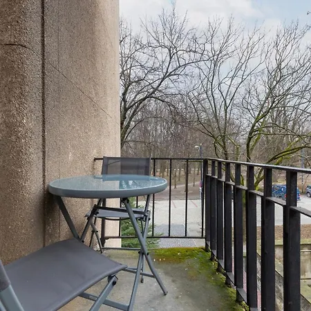 Downtown Studio Apartment By The Park By Noclegi Renters Варшава Екстер'єр фото