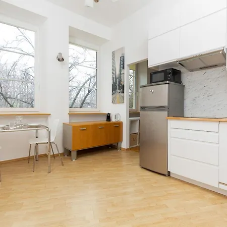Downtown Studio Apartment By The Park By Noclegi Renters Варшава Екстер'єр фото