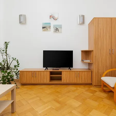 Downtown Studio Apartment By The Park By Noclegi Renters Варшава Екстер'єр фото