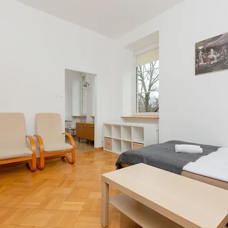 Downtown Studio Apartment By The Park By Noclegi Renters Варшава Екстер'єр фото